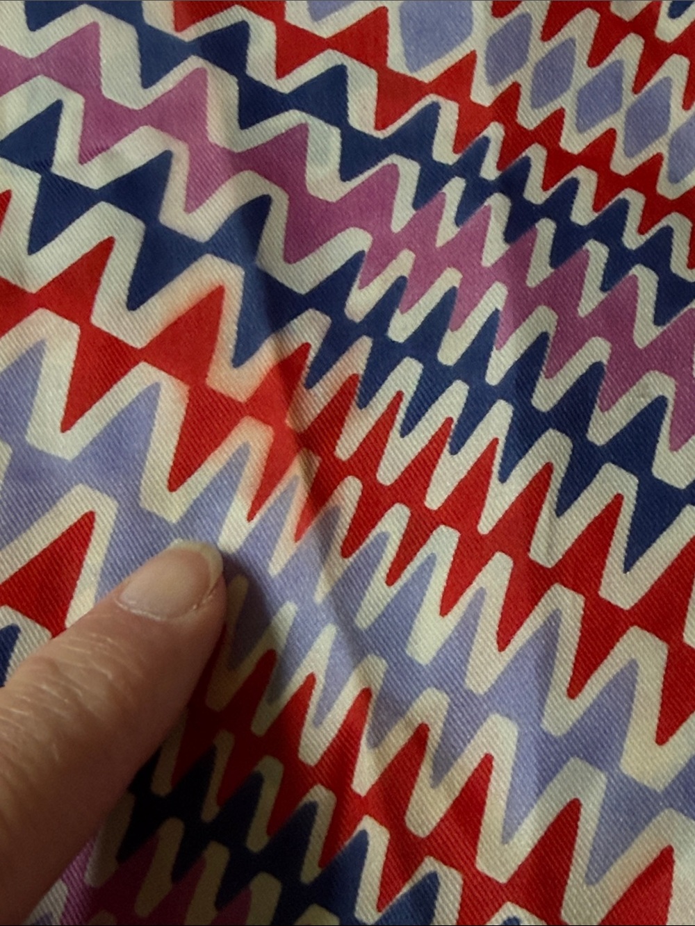 Vera Neumann Vintage scarf Hand rolled edges Blue Red White Purple - Picture 5 of 7